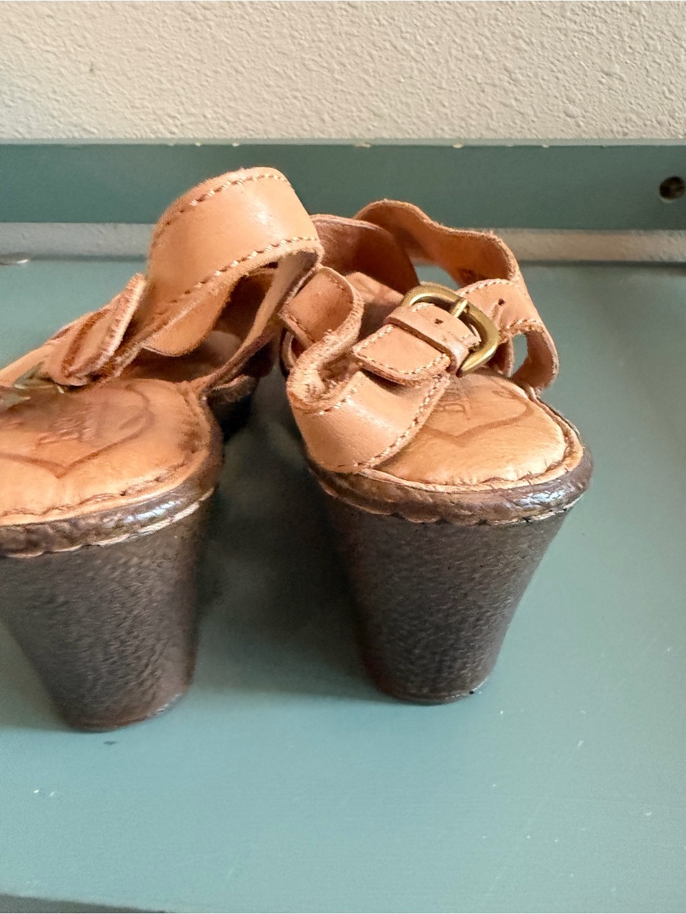 Born Leather ‘Ashley’ Tan Wedge Sandals - Picture 6 of 12